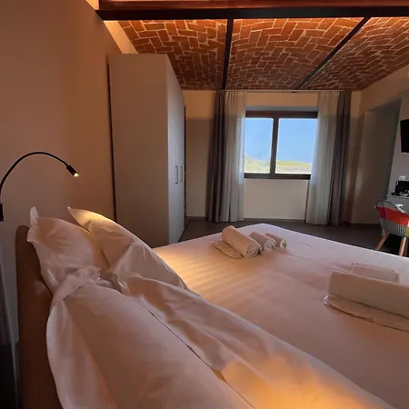Hotel Le Cornici - Cascina Di Charme Diano dʼAlba Esterno foto