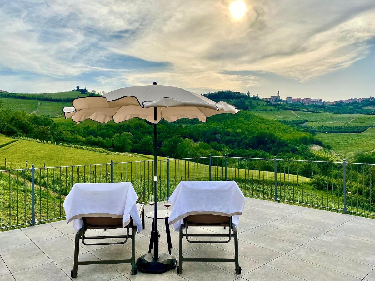 Le Cornici - Cascina Di Charme Diano dʼAlba